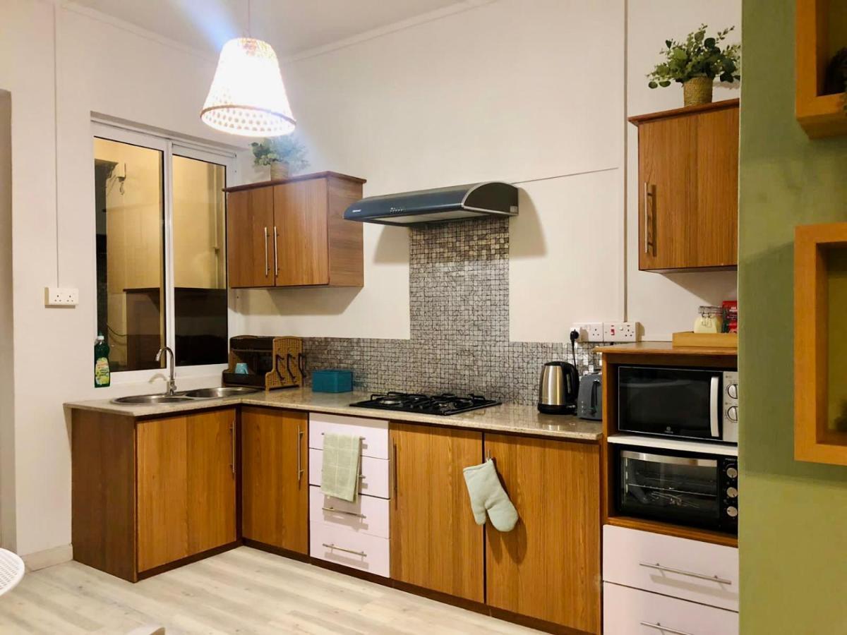 Ibiza Apartment - 150M From The Beach Flic-en-Flacq Zewnętrze zdjęcie